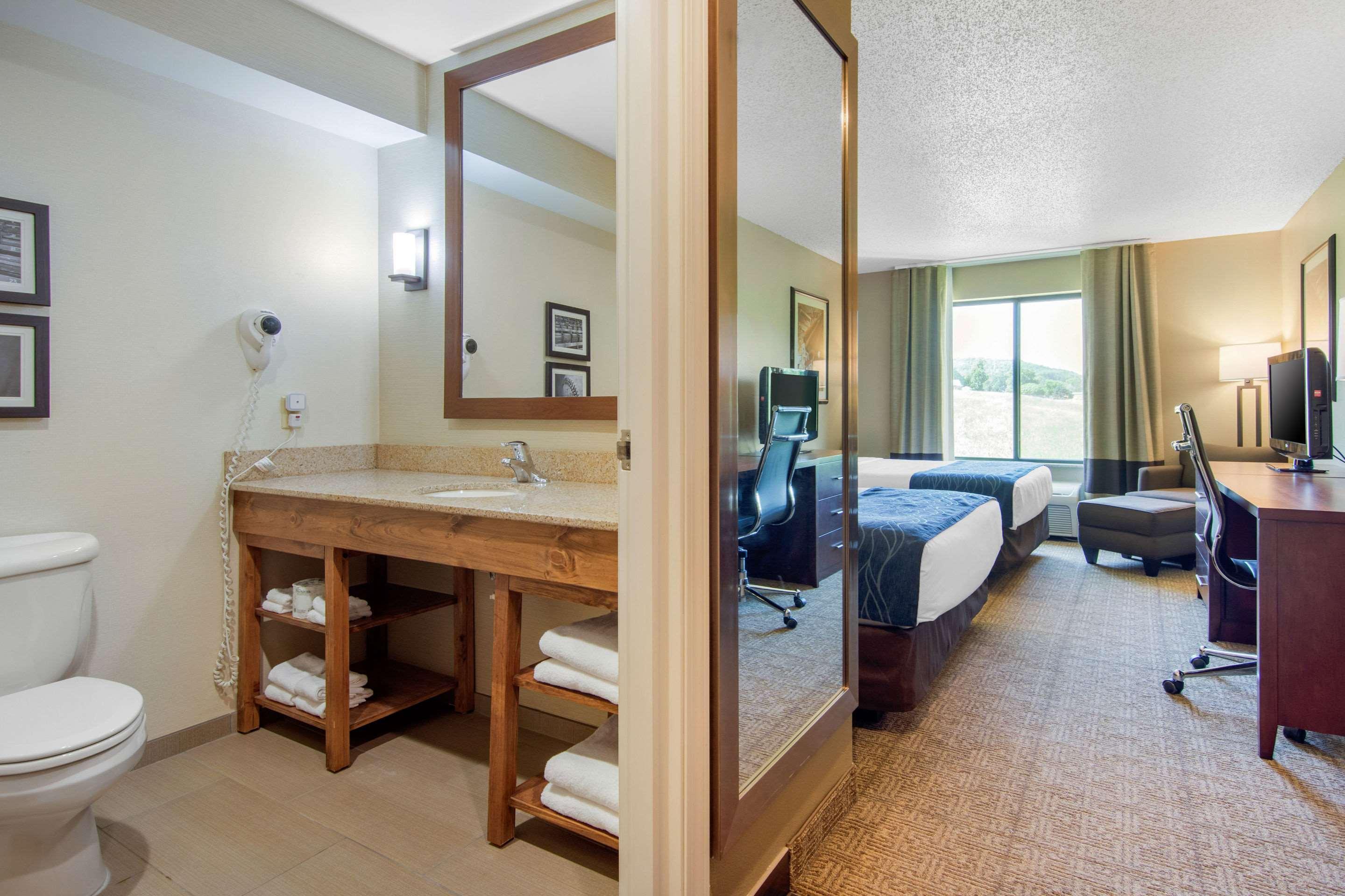Comfort Inn & Suites Cooperstown - Milford Dış mekan fotoğraf